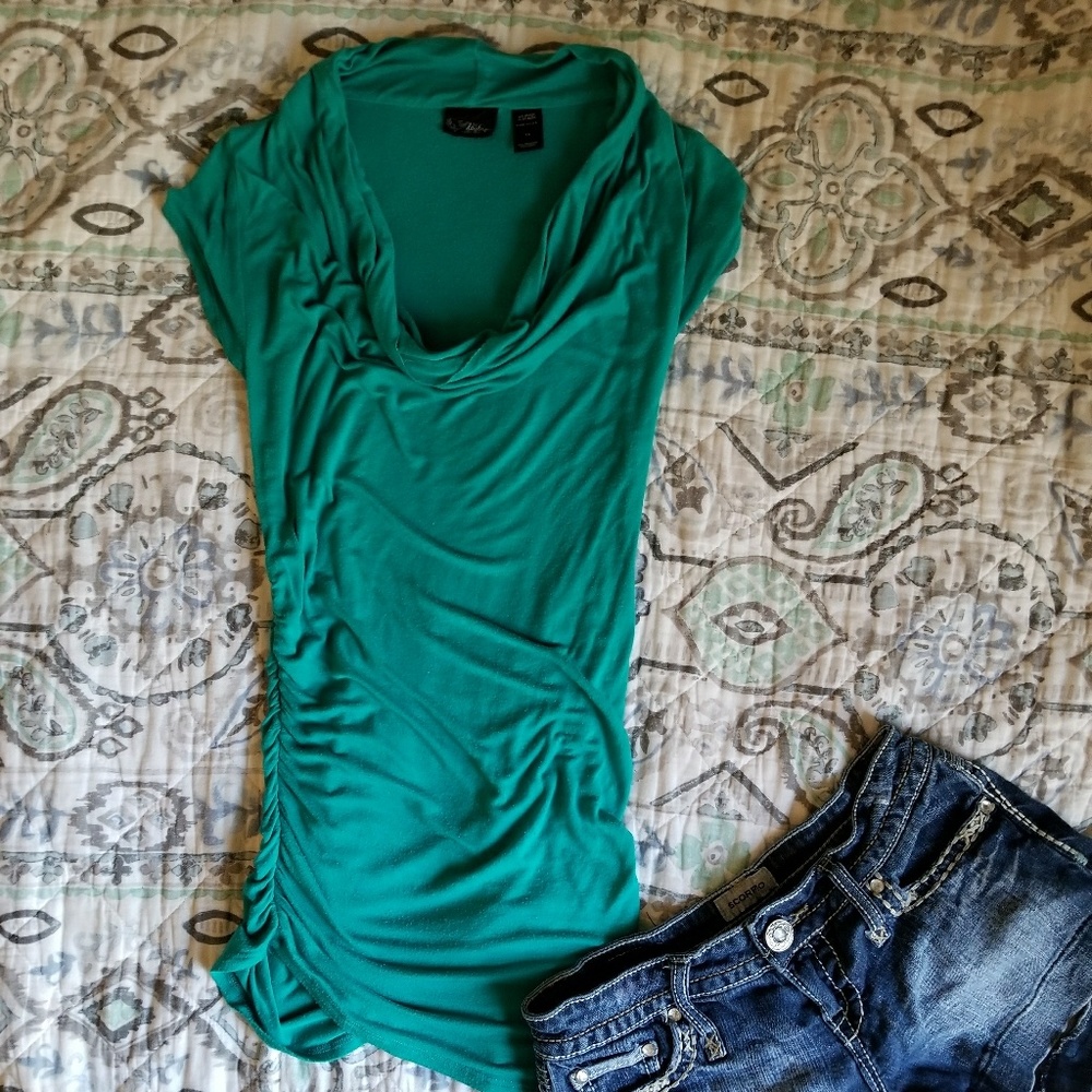 Teal top